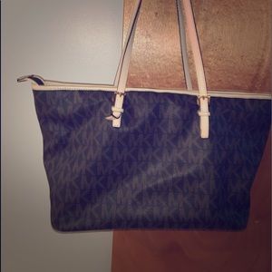 Authentic Micheal Kors Handbag